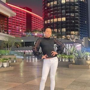 Meet your Posher, Naomi